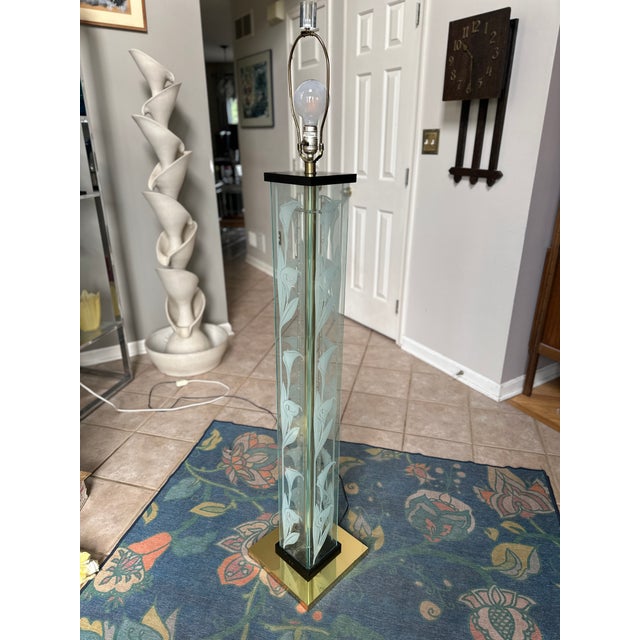 Wood Vintage Hollywood Regency Etched Lily Floor Lamp in the Style of Frederik Raymond For Sale - Image 7 of 10