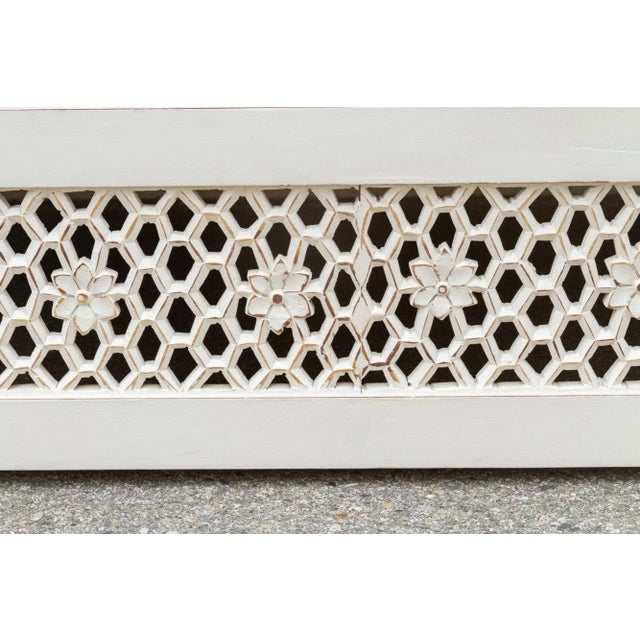 Antique White 1990s Vintage White Floral Jali Daybed For Sale - Image 8 of 11