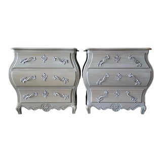 Vintage French Provincial Louis Xv Style Bombé Commodes by Baker - a Pair For Sale