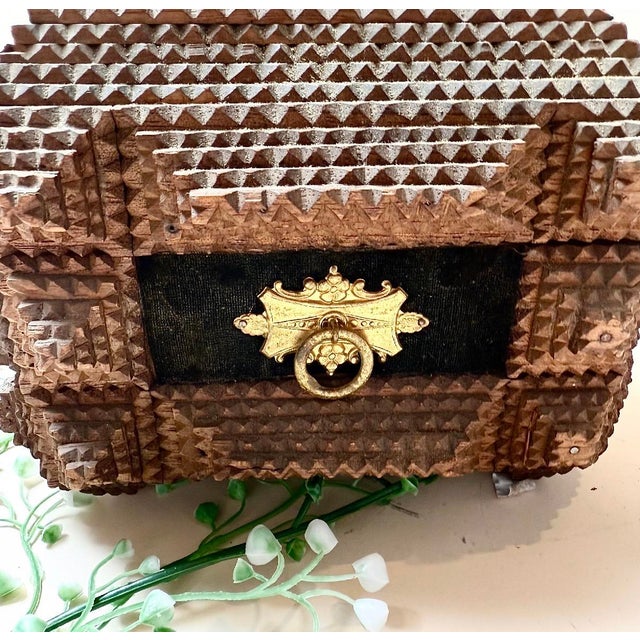 Antique Tramp Art Box in Wood, 1890s For Sale - Image 9 of 10