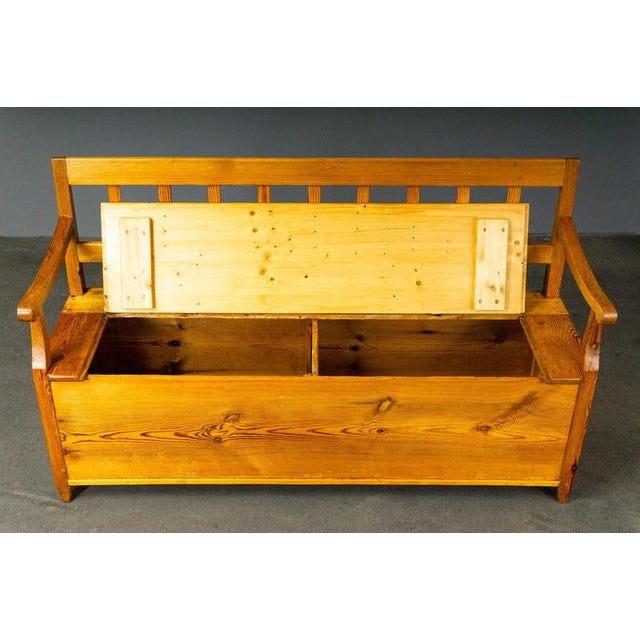 Biedermeier Chest Bench in Pine, 1800s For Sale - Image 8 of 17