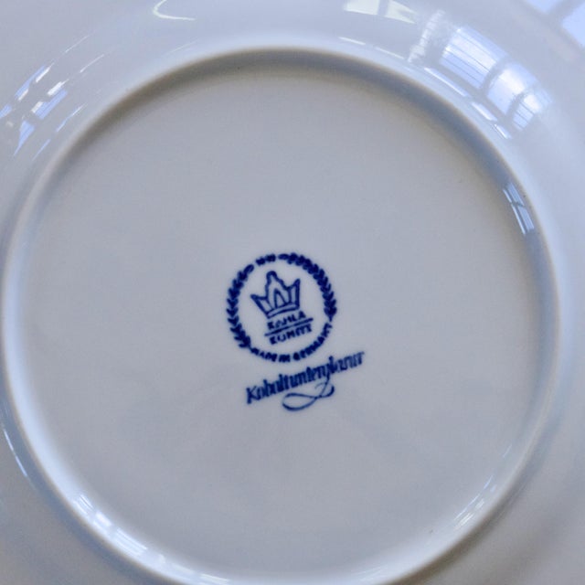 Ceramic Porcelain Dessert Plates from Kahla, Germany, 1970, Set of 8 For Sale - Image 7 of 8
