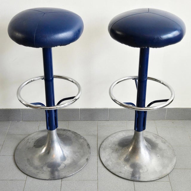 Vintage Bar Stools in Blue Faux Leather and Aluminum from Knoll, 1970s, Set of 2 For Sale - Image 14 of 14