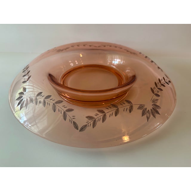 1940s Vintage Pink Depression Glass Centerpiece Bowl With Etched Floral Motif & Matching Candlesticks – 3-Piece Set For Sale - Image 5 of 11