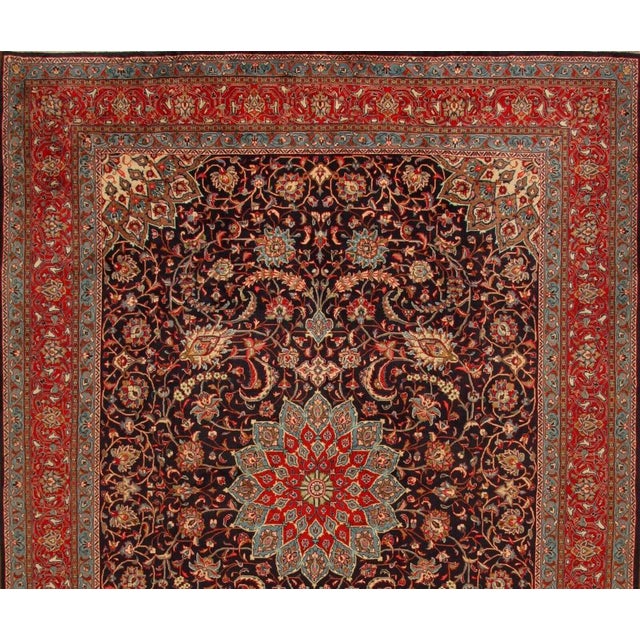 Middle Eastern Rug in Wool For Sale - Image 3 of 11