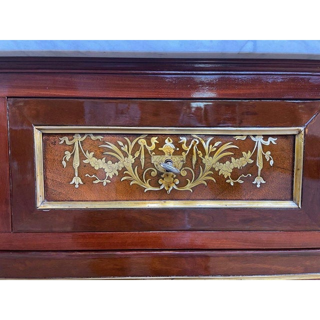 Period: 19th century Style: Louis 16th, Directory Condition: Fully restored in our whorkshop Material: Mahogany Length:...