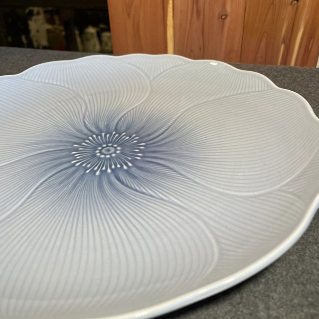 1980s 1980s Cornflower Blue Chop Plate Round Platter by Mikasa For Sale - Image 5 of 10