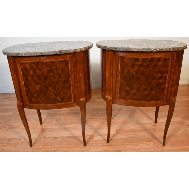1890s Antique French Louis XV Walnut Marble Top Pair Nightstands Bedside Tables For Sale - Image 14 of 18