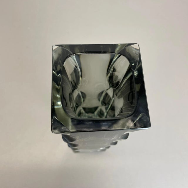 Gray Large Mandruzzato Faceted Glass Sommerso Vase, Murano, Italy For Sale - Image 8 of 18