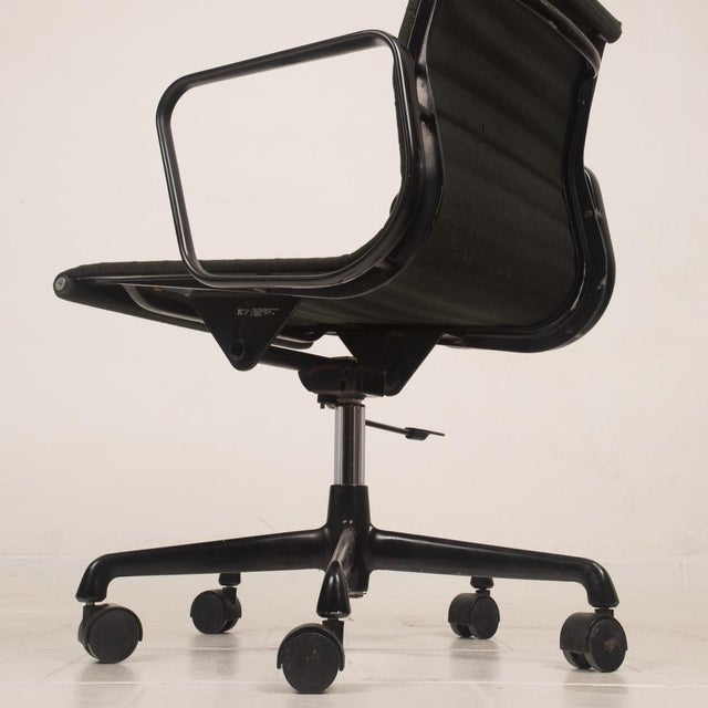 Vintage Black Aluminum Office Chair by Charles & Ray Eames for ICF, 1970s For Sale - Image 14 of 18