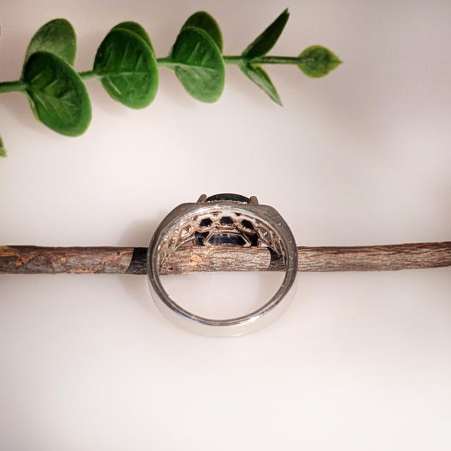 2020s 6.15ct Star Sapphire Ring With Natural Diamond Accents: Solid 14k Gold, 11x9mm, Size 6.75 For Sale - Image 5 of 5