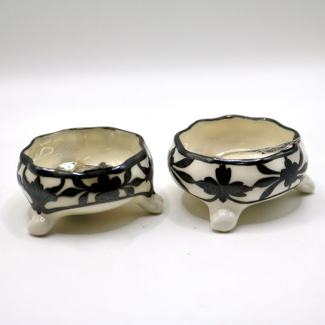 Traditional Antique Edwardian Lenox Porcelain & Lunt Sterling Silver Overlay Master Salt Cellars With "Monticello" Spoons - A Pair For Sale - Image 3 of 12