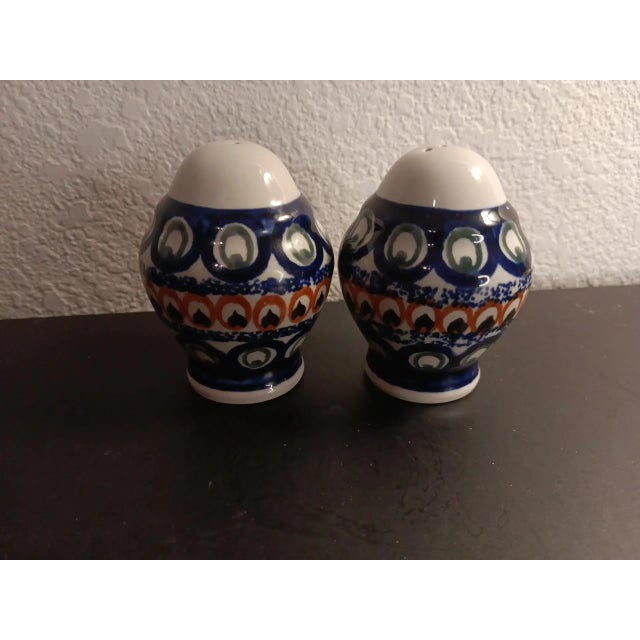 GORGEOUS NEW Boleslaweic Pair of 4" S/P Shakers Made in Poland. Add some spice to your kitchen with this stunning pair of...