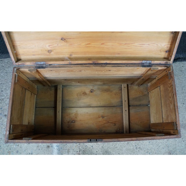 Antique Primitive Pine Blanket Chest Steamer Storage Trunk Coffee Table Dovetail For Sale - Image 11 of 18