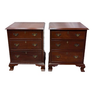 Vintage Craftique Chippendale Style Mahogany Three Drawer Nightstands - Pair For Sale