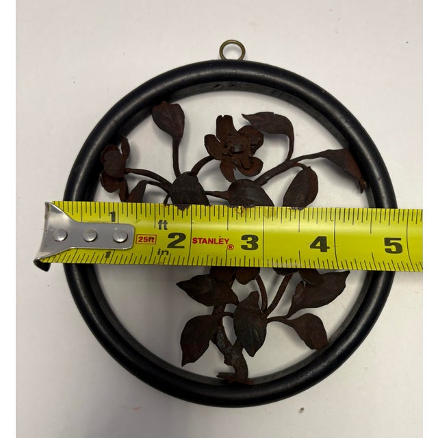 Set of 2 Vintage Metal Botanical 5” Wall Hangings – Round Floral & Bamboo Wall Art (China) For Sale In Indianapolis - Image 6 of 8