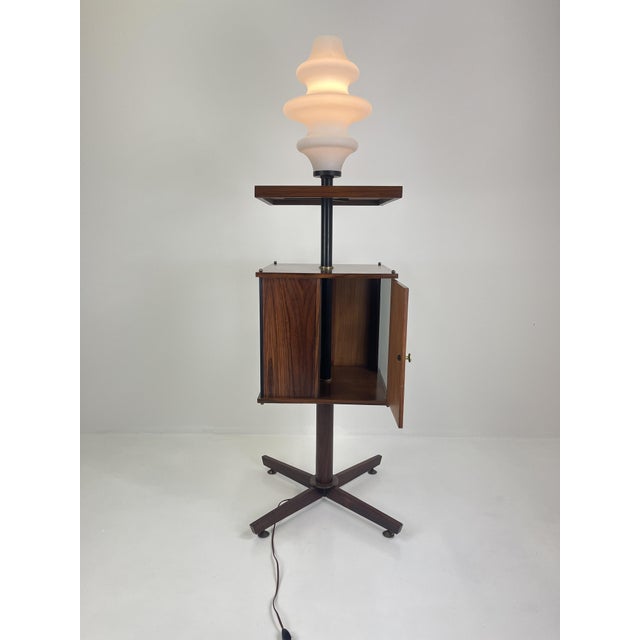 Illuminated Rotating Cabinet in the style of Ico Parisi, Italy, 1960s For Sale - Image 16 of 18