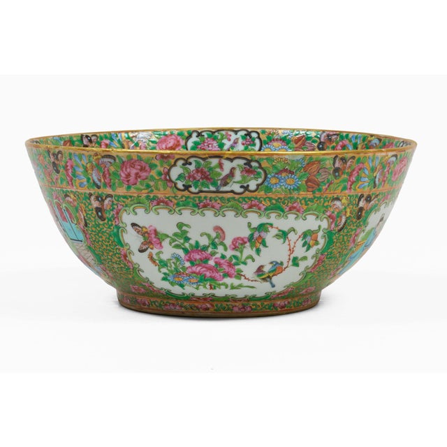 Antique Chinese Export Porcelain Rose Medallion Bowl For Sale - Image 4 of 10