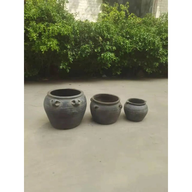 Early 20th Century Vintage Gray Ceramic 8" Water Vase With Four Handles For Sale In Los Angeles - Image 6 of 7