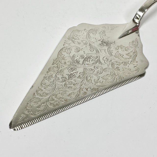 Mid-Century Italian Hollywood Regency Traditional Etched Silverplate Pie-Cake Server For Sale - Image 6 of 10