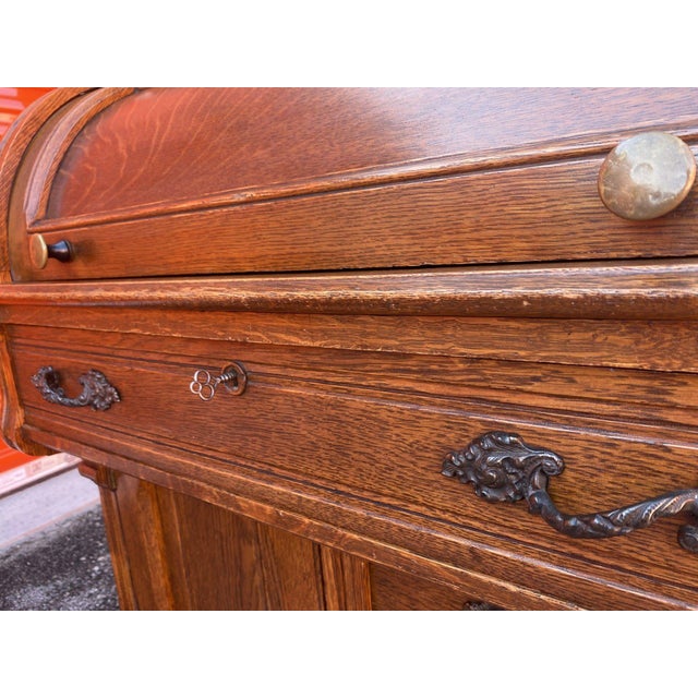 1800's Antique Victorian Eastlake Cylinder Roll-Top Secretary Desk With Bookcase For Sale In Columbus - Image 6 of 11