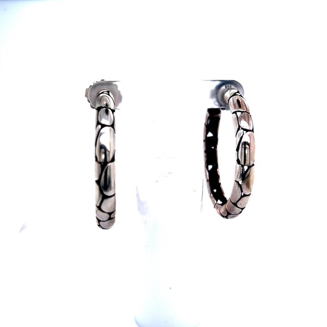 1990s John Hardy Estate Pebble Hoop Earrings Sterling Silver, A Pair For Sale - Image 4 of 6