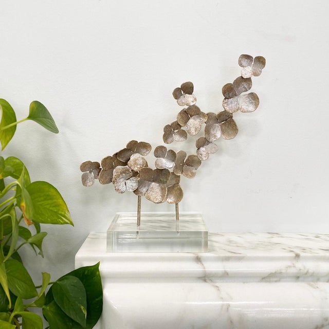 Not Yet Made - Made To Order Oyster Flowers on Acrylic Accessory Acrylic For Sale - Image 5 of 6