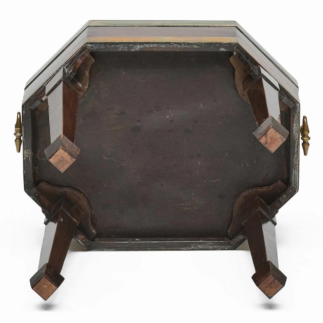 Antique 18th Century George III Mahogany Brass Bound Octagonal Wine Cooler or Jardiniere For Sale In New York - Image 6 of 7