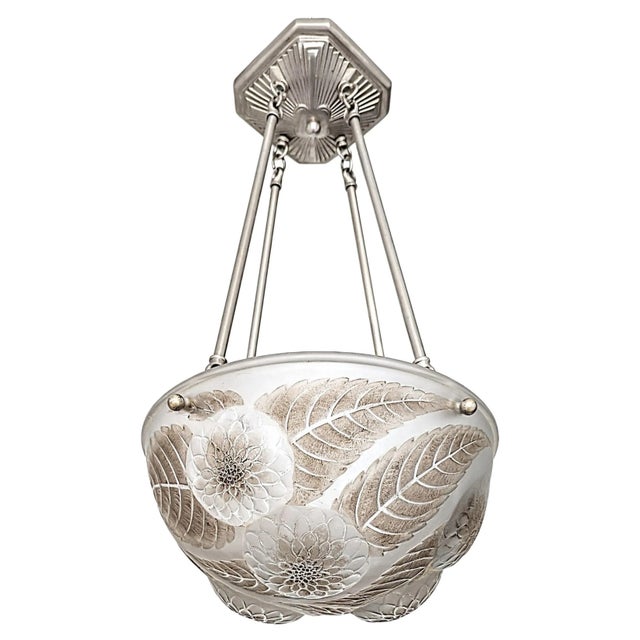 Mid 20th Century French Art Deco Pendant Chandelier by René Lalique Model Dahlias (pair avaiable) For Sale - Image 5 of 10