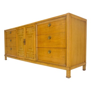 Thomasville 9 Drawers Two Door Compartment 75” Long Dresser Credenza MINT For Sale