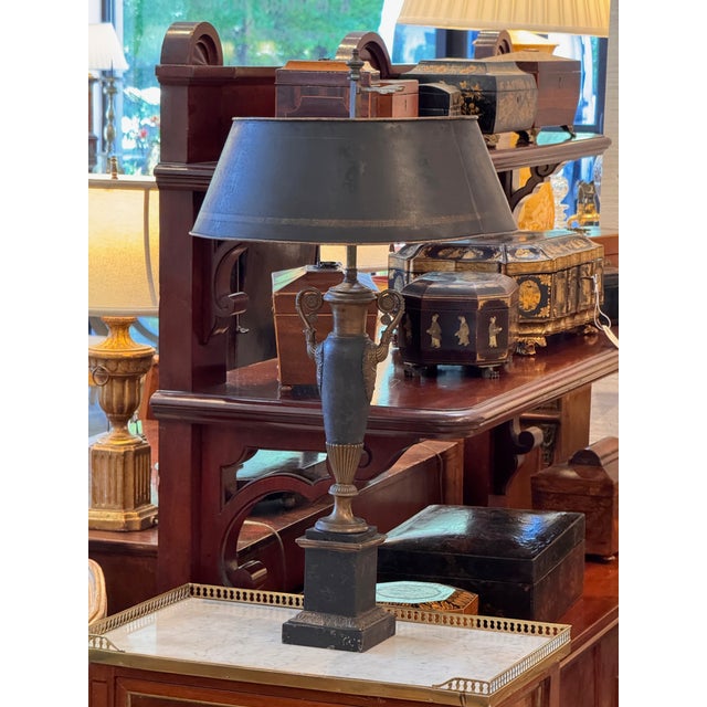Neoclassical 1900s Neoclassical Bouillotte Lamp With Tole Shade For Sale - Image 3 of 14
