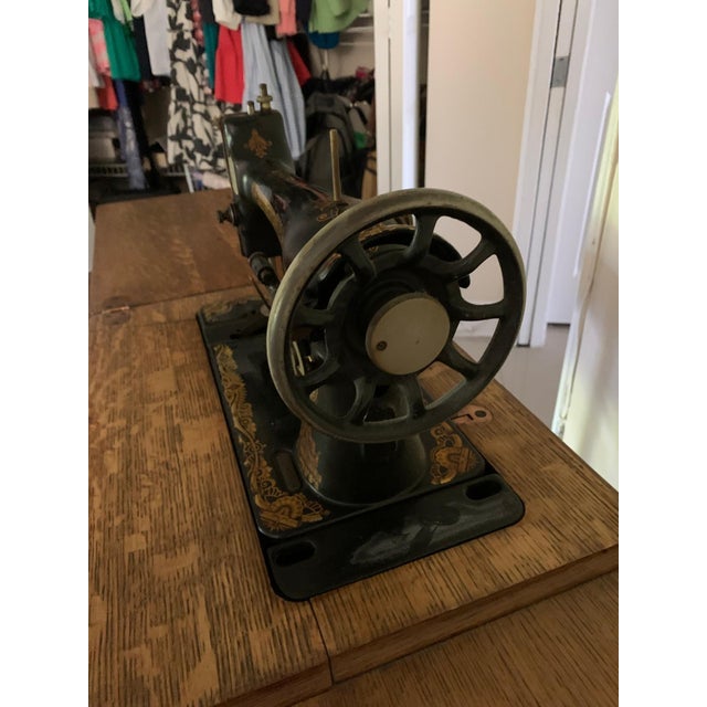 American Antique Singer Sewing Machine in Cabinet For Sale - Image 3 of 6