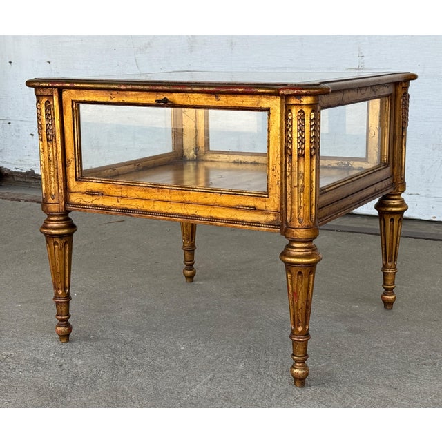 Louis XVI Style Giltwood Vitrine Display Side Table With Glass Top and Sides For Sale In Providence - Image 6 of 12