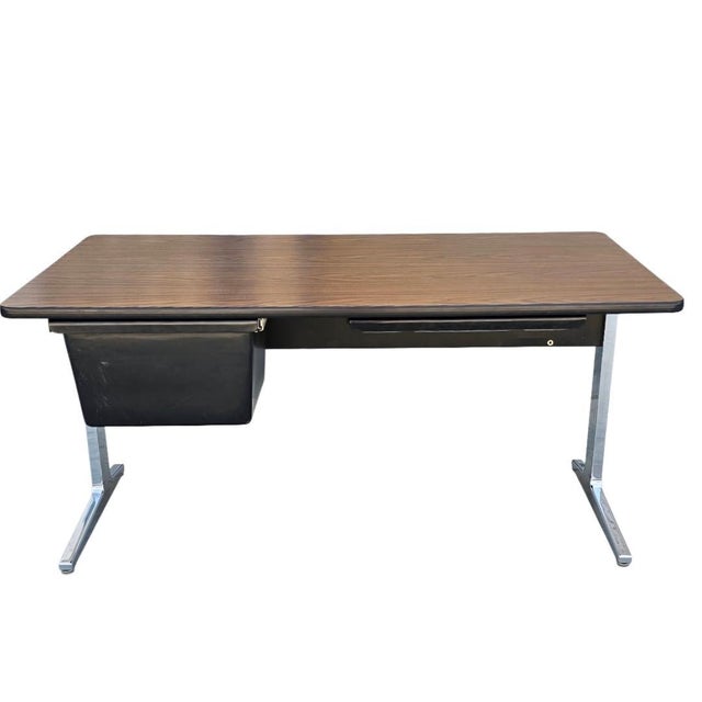 Herman Miller "Action Office" Table Desk by George Nelson in Oak Veneer. Manufactured by Herman Miller, circa 1970s. The...