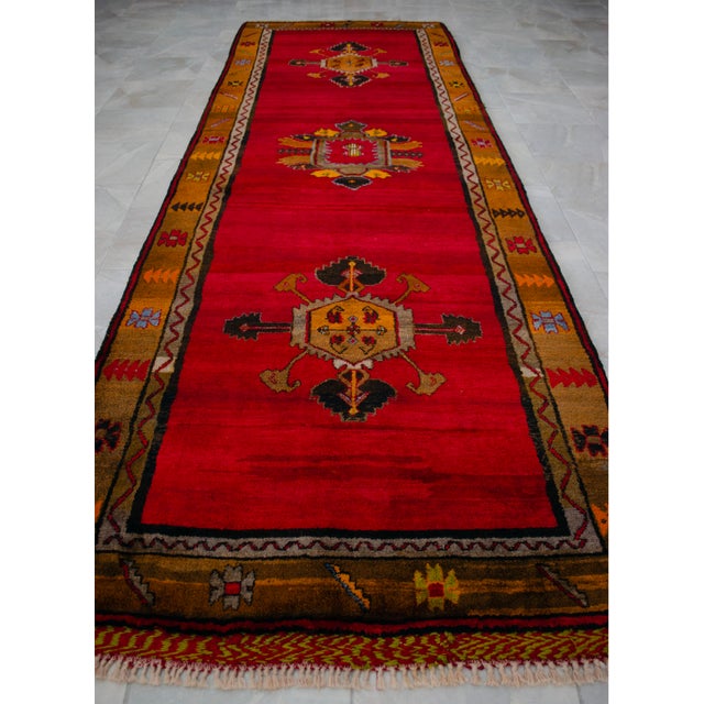 1950s Masterpiece Hand Knotted Turkish Rug for Living Room, Large Runner Rug, Gallerie Rug, Kitchen Decor- 4′7″ X 13′5″ For Sale - Image 9 of 17