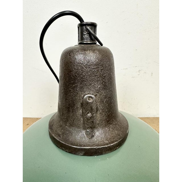 Industrial Green Enamel Factory Lamp with Cast Iron Top, 1960s For Sale - Image 11 of 17