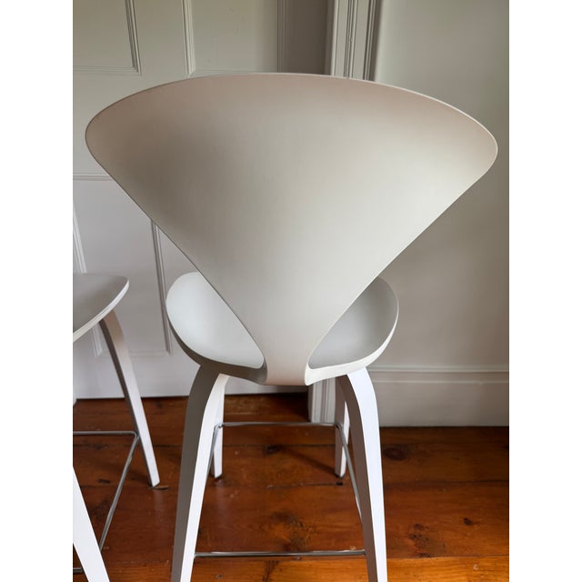Norman Cherner Pair of Authentic Cherner Chair Company White Counter Stools — Sold as-Is For Sale - Image 4 of 8