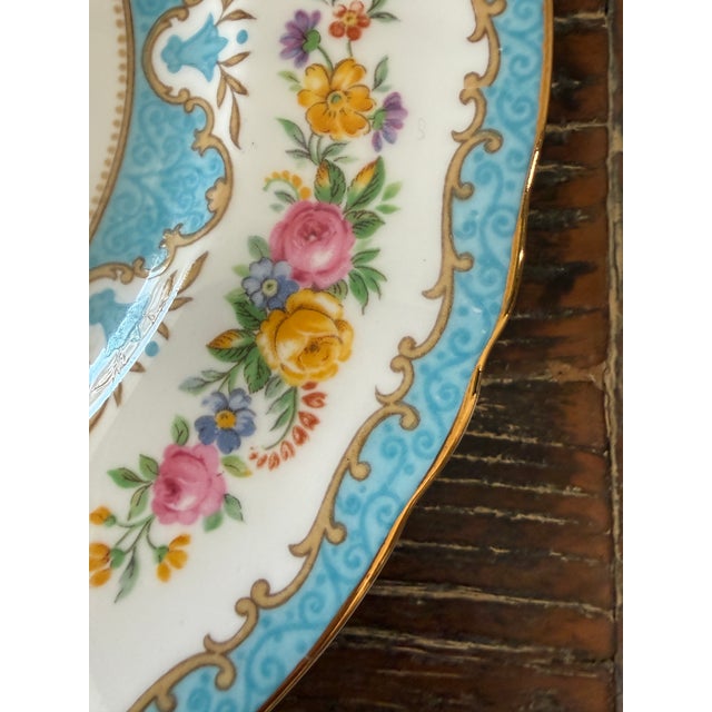 Sky Blue Vintage Crown Staffordshire Lyric Tunis Blue Dinner Plates – Set of 6 – Fine Bone China England – 1930s–1950s For Sale - Image 8 of 9