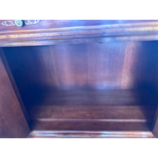 1970s Vintage Bernhardt Hibriten Expandable Pecan & Oak Flip-Top Server For Sale - Image 9 of 9