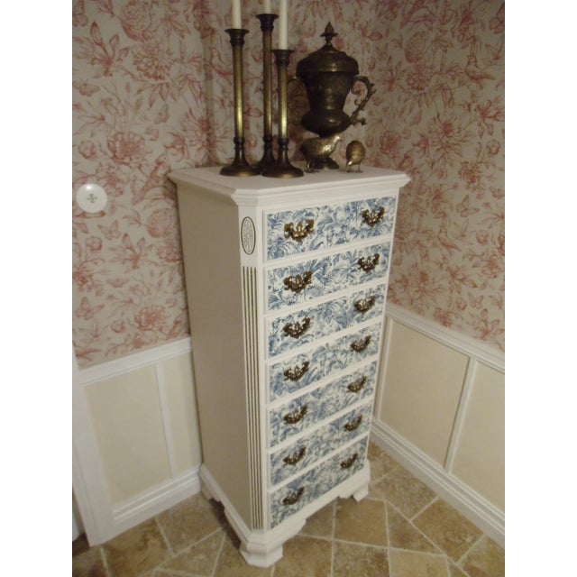 Georgian Court Chest of Drawers by Ethan Allen, 1990s For Sale - Image 9 of 12