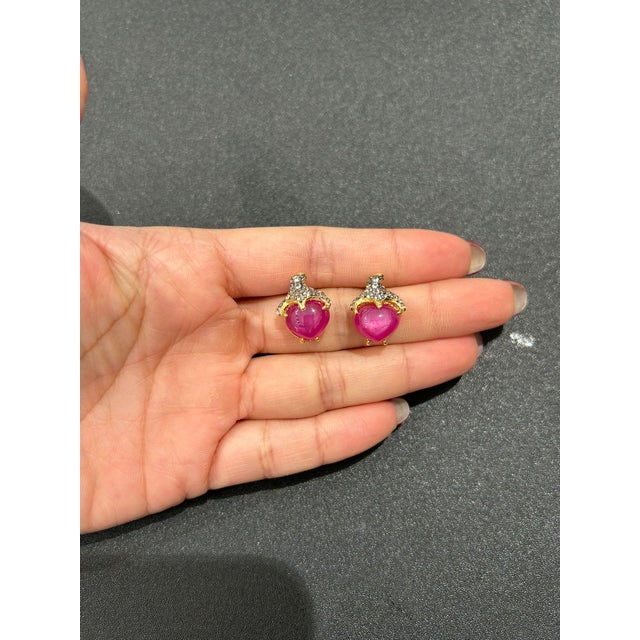 Late 20th Century Bochic Vintage Ruby & Green Aventurine Clip Earrings Set 18K Gold & Silver, A Pair For Sale - Image 5 of 9