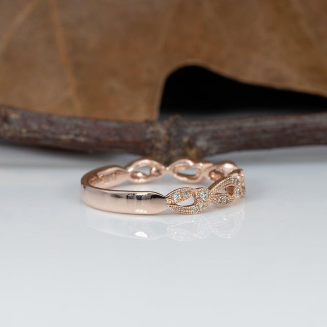 Earth-Mined Diamond Band Ring in Solid 14k Rose Gold | Classic Fine Jewelry, Size 6.75 For Sale In Columbus - Image 6 of 9
