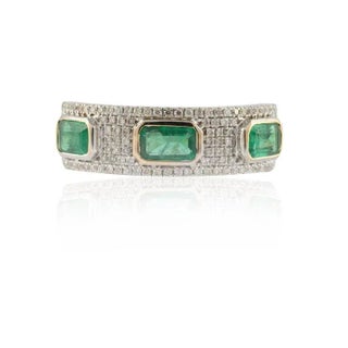 VRJewels Three Stone Emerald7 Diamond Cluster Cocktail Ring Size 7 in 14k Gold For Sale