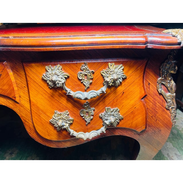 19th-Century French Louis XV Kingwood Bureau Plat With Leather Top and Bronze Mounts For Sale - Image 18 of 18