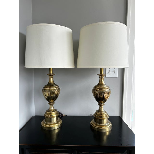 Mid-Century Modern Vintage Stiffel Solid Brass Table Lamps Tulip Detail, a Pair For Sale - Image 3 of 11