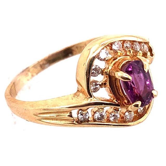 14 Karat Yellow Gold Purple Peridot Ring With Round Diamond Accents 0.14 TDW, Size 7.5 For Sale - Image 9 of 10
