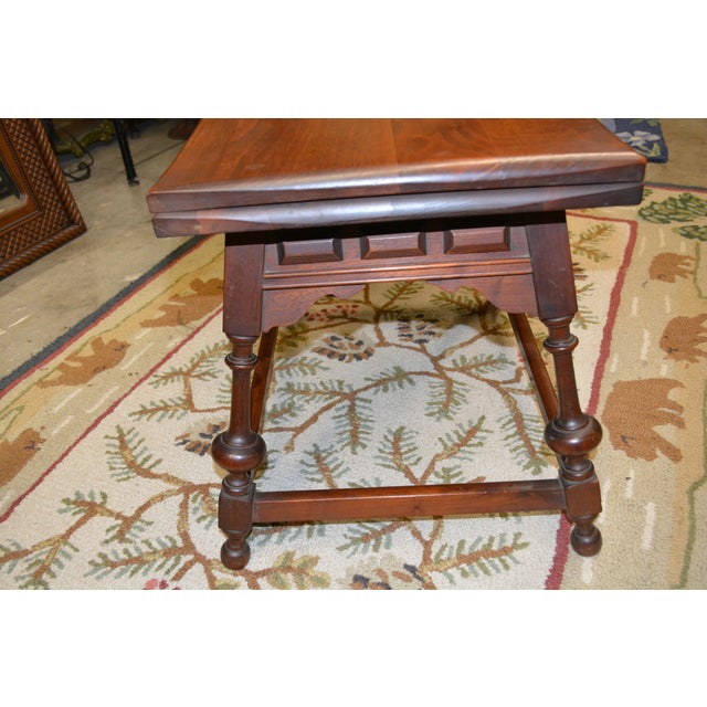 Wood 1940s Attributed to Kittinger Carved Walnut Wooden Coffee Table W/ Extending Leaves For Sale - Image 7 of 15