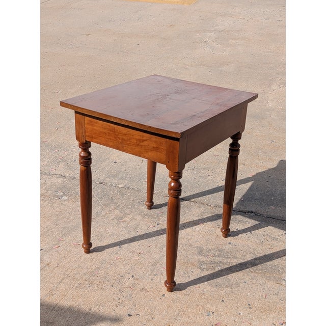 Early 19th Century Antique Sheraton Style Cherry Single Drawer Side Table For Sale - Image 4 of 7