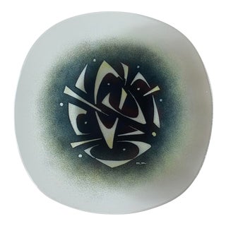 Mid-Century Maurice Heaton Boomerang Motif Art Glass Plate For Sale