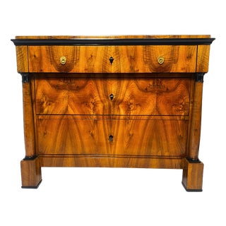 Biedermeier Writing Desk in Walnut, 1820 For Sale